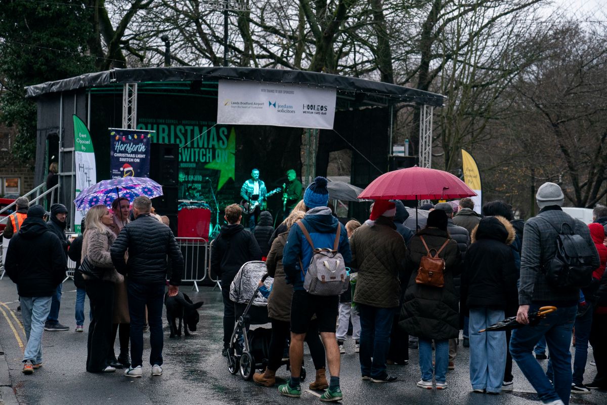 Horsforth Christmas lights switch on 2025