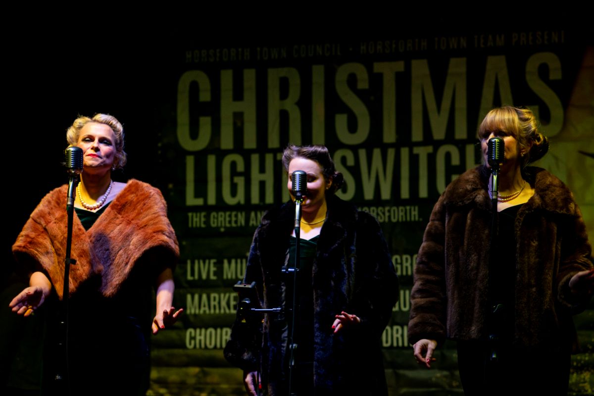 Horsforth Christmas lights switch on 2025
