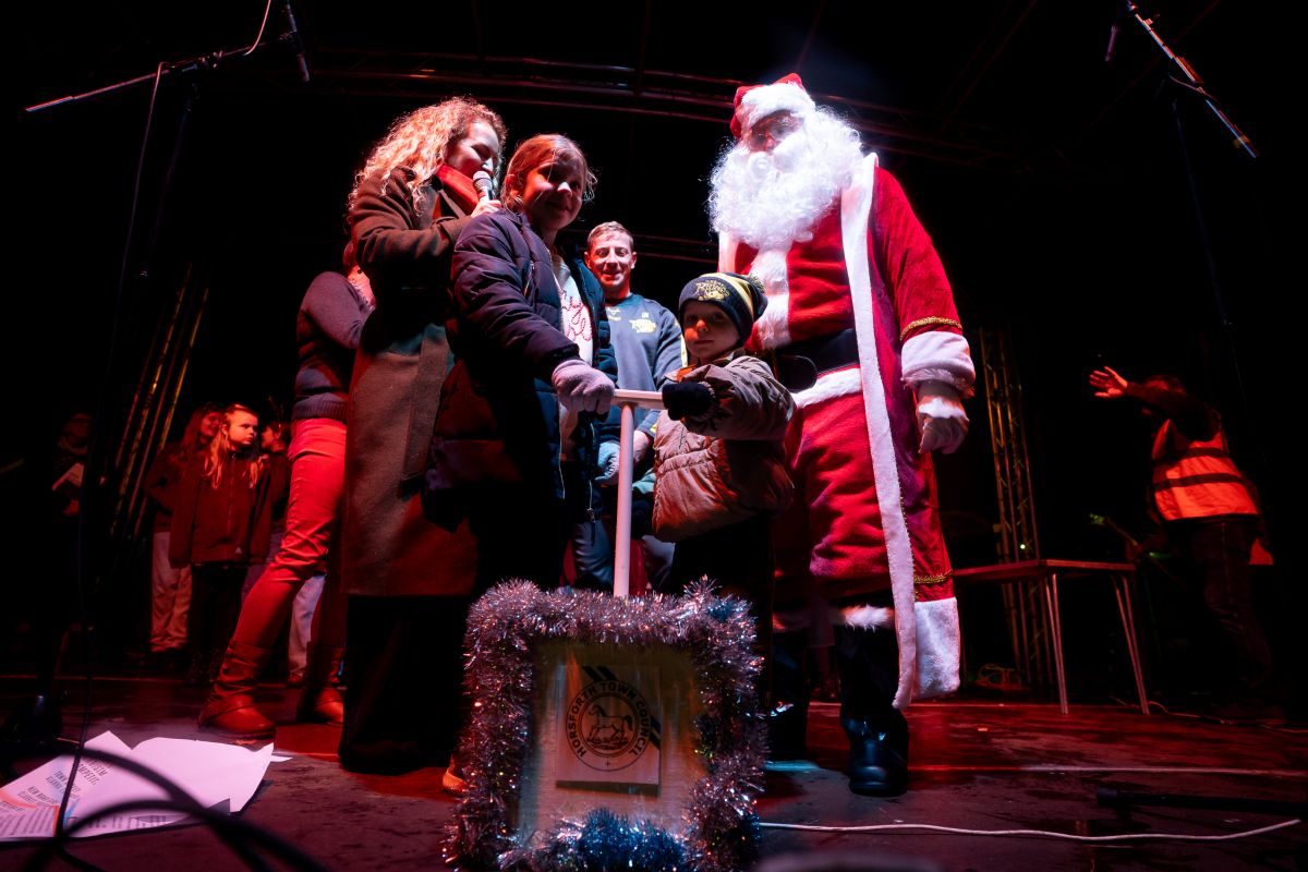 Horsforth Christmas lights switch on 2025