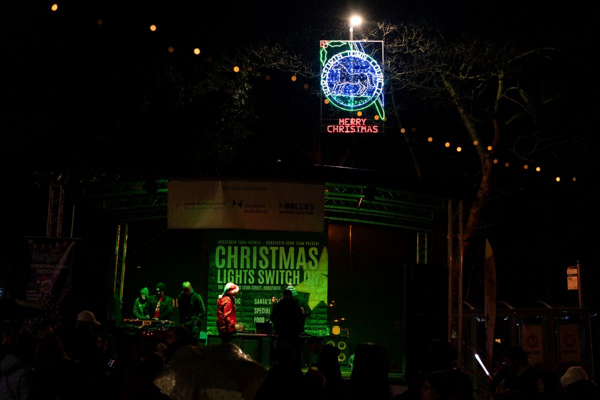 Horsforth Christmas lights switch on 2025
