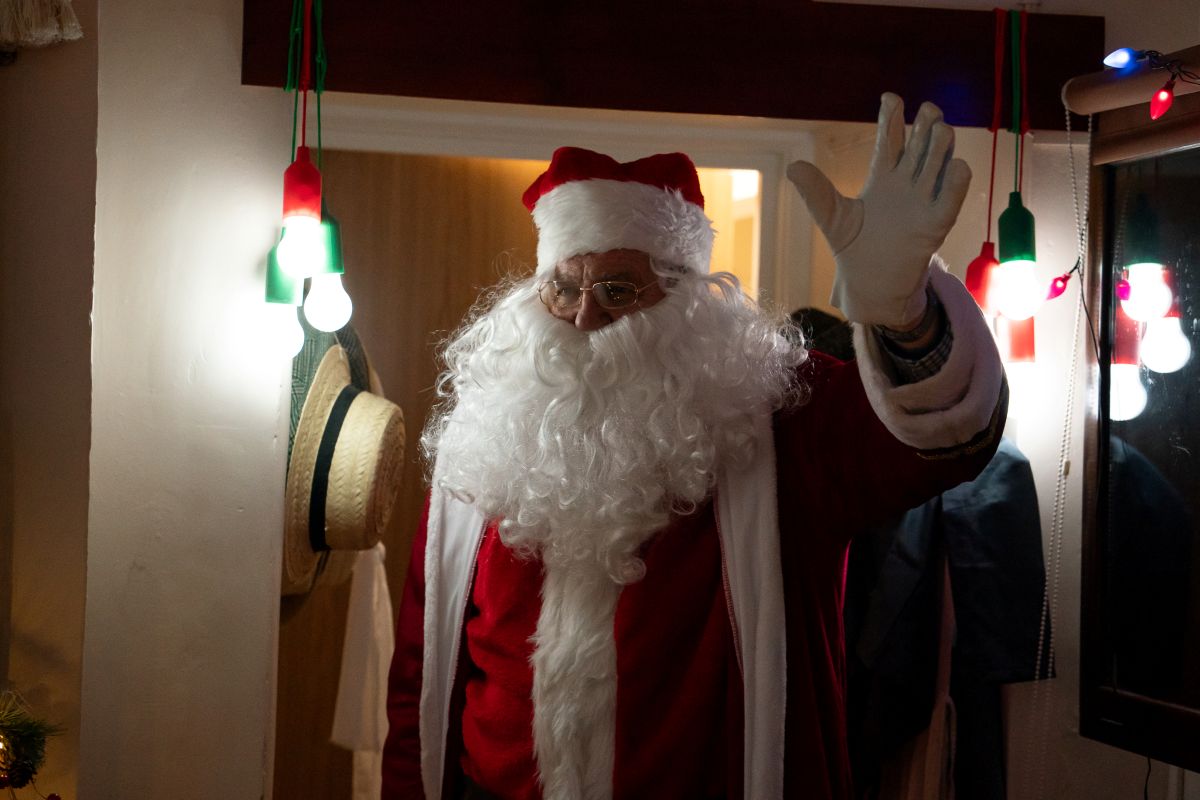 Horsforth Christmas lights switch on 2025